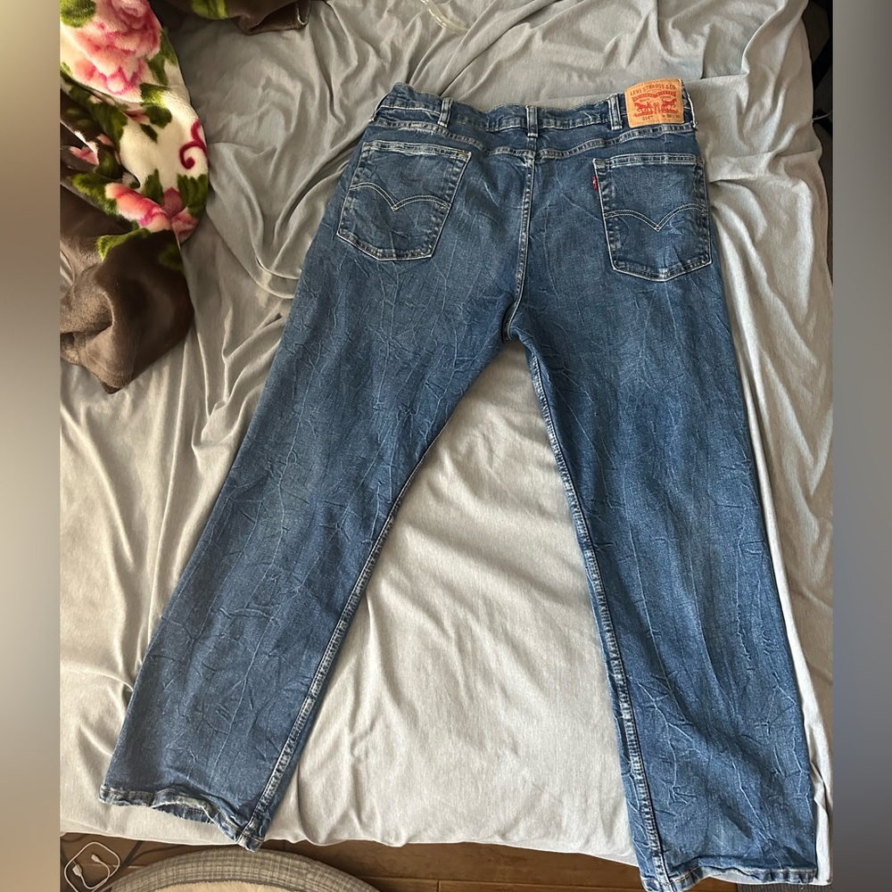 Levi’s - Picture 2 of 2